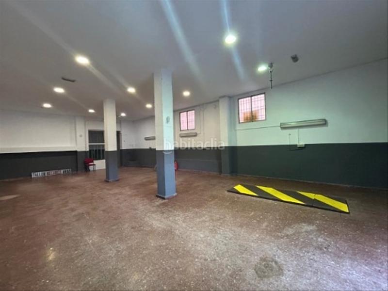 Foto 1a76bd55-ca1c-4bff-9665-41f7884d8f0d. Alquiler local comercial en avenida granada 37 en Jaén