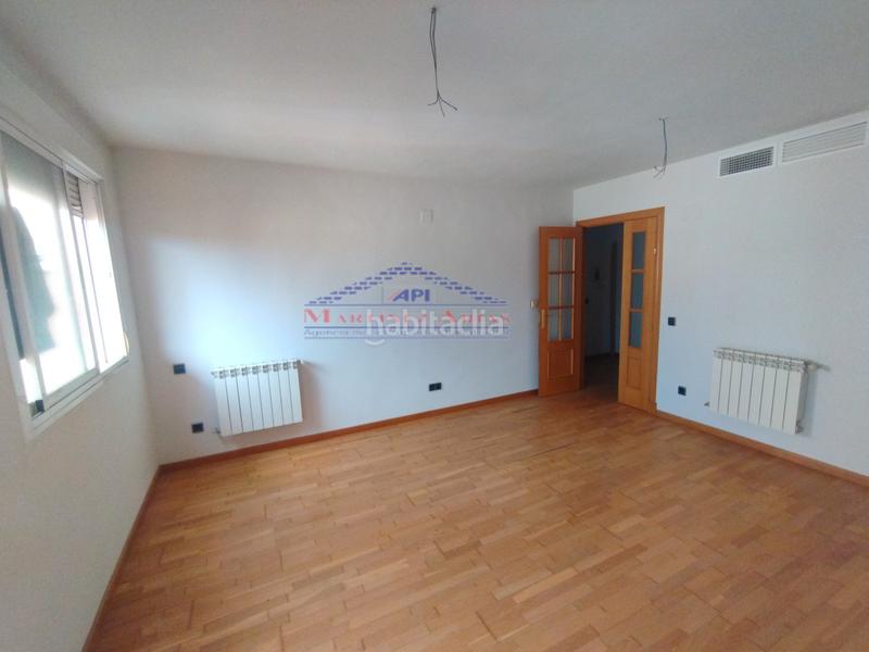 Foto c666cdd5-b21f-429b-8889-580d2a645df7. Dúplex a calle jaén 2 a Centro ciudad Linares