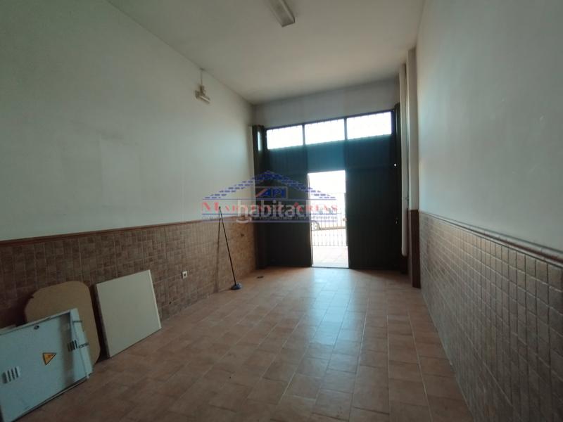 Foto 57534ac4-c9d7-4818-aeec-07db0429a8f6. Casa adossada a calle de las navas 6 a Sabiote