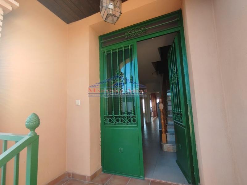 Foto d3d24159-e5db-4bfd-a24a-32a302a231dc. Casa adossada a calle de las navas 6 a Sabiote