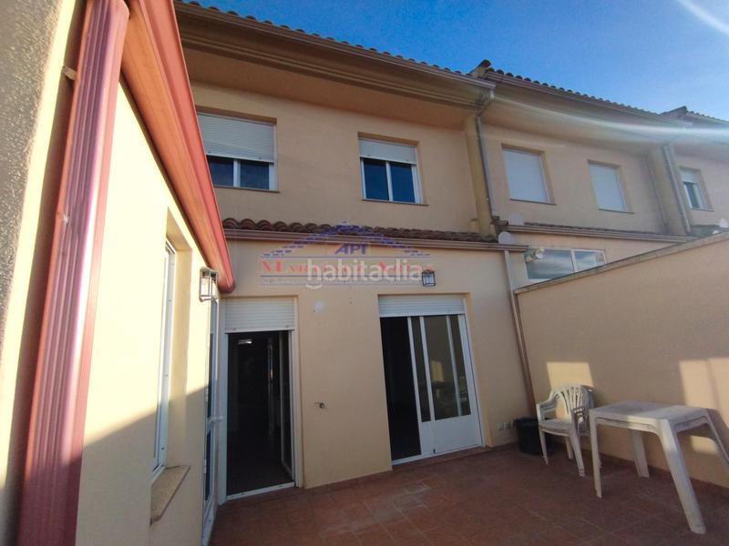 Foto fa825efc-fe36-485e-b557-75c2a014535a. Casa adossada a calle de las navas 6 a Sabiote