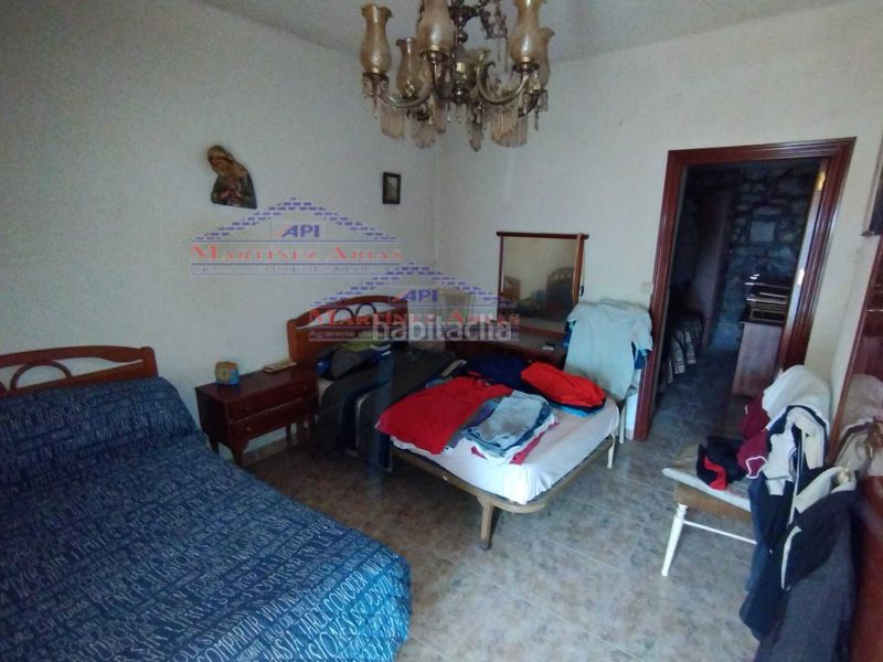 Foto f0f6361e-ce24-40c2-8936-c1c3e4a4e052. Maison jumelée dans La Salobreja Jaén