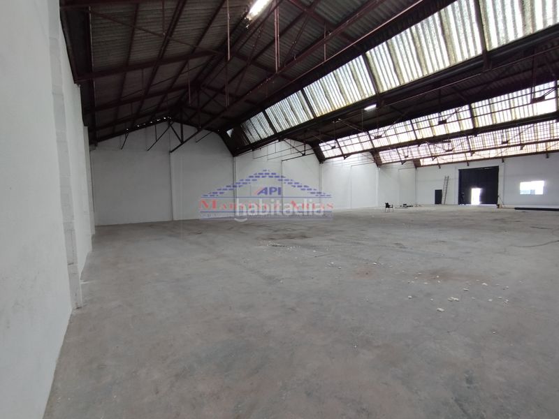 Foto 7ab538eb-1233-4ba0-b8f1-94a79fb67a2f. Nau industrial a Renfe - Bulevar 1ª y 2ª Fase Jaén