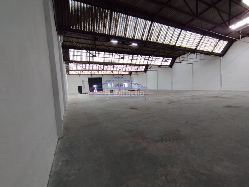 Foto 7d65d524-d7b2-426e-865b-47b805de61d0. Nau industrial a Renfe - Bulevar 1ª y 2ª Fase Jaén