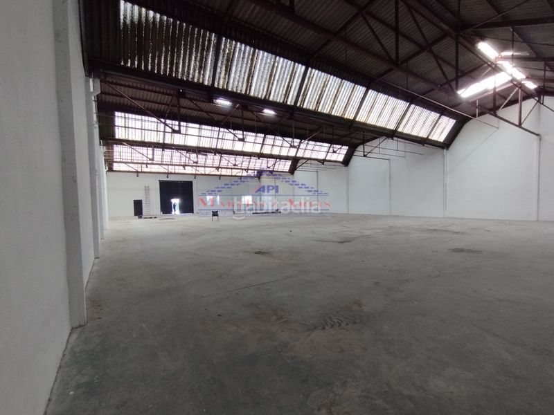 Foto a95f39c0-4556-45c1-9a12-42ca5e9e445b. Nau industrial a Renfe - Bulevar 1ª y 2ª Fase Jaén