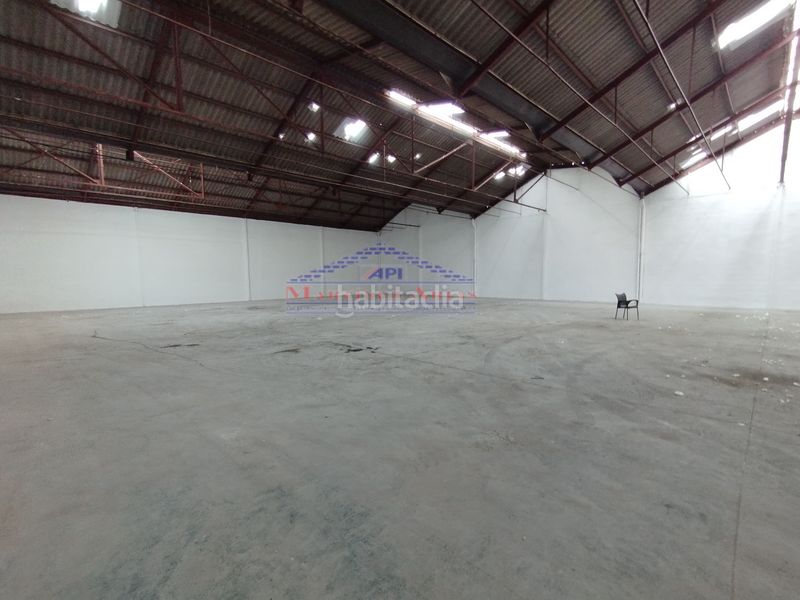 Foto baae99e9-714e-4b6c-8e0f-eefead7bd623. Nau industrial a Renfe - Bulevar 1ª y 2ª Fase Jaén