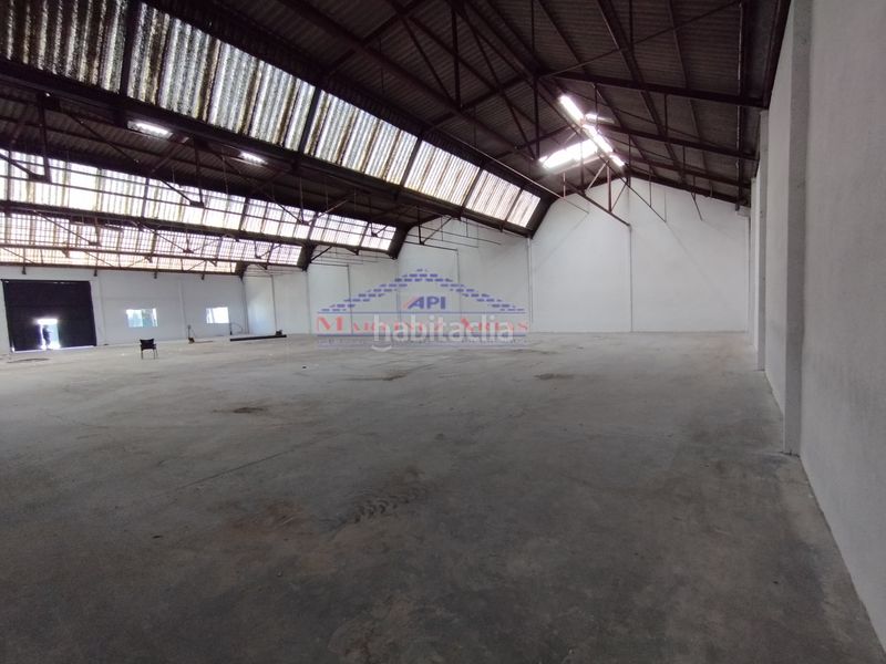 Foto e52086b6-f964-4357-b3da-fe5f31fc4800. Nau industrial a Renfe - Bulevar 1ª y 2ª Fase Jaén