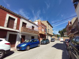 Semi detached house in Calle santiago pérez herrera 13