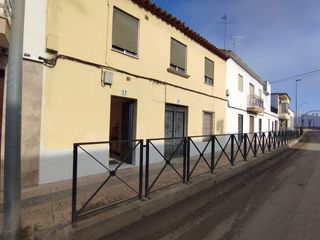 Zweistöckige Wohnung in Avenida joaquin costa 11