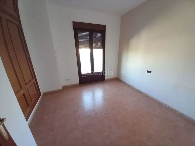 Foto c2b20531-990c-4ccd-abb2-2fe2e9e5f3c8. Piso en calle pintor matias ruz 15 en Arjonilla