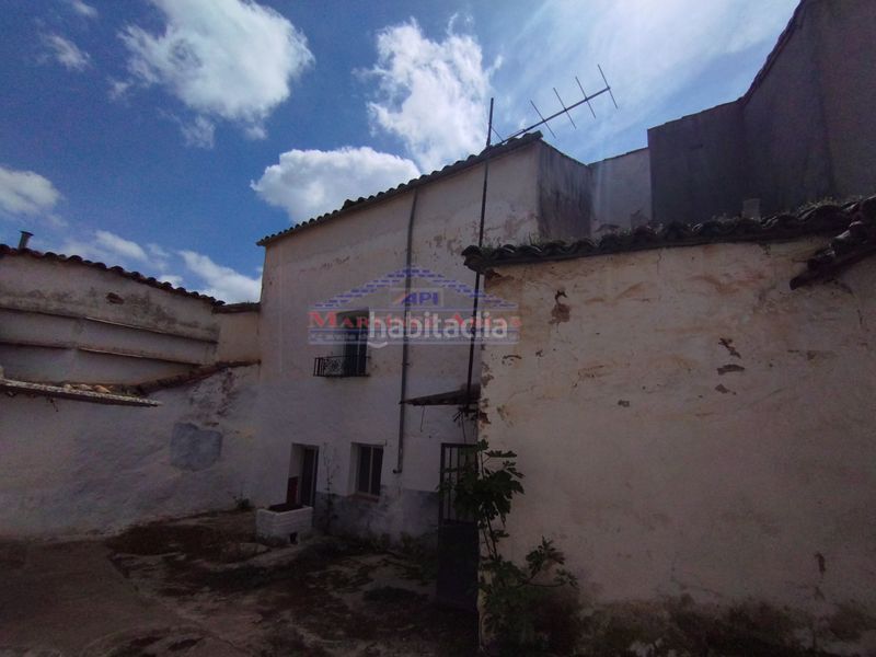 Foto a8402175-e5af-4bbd-a9bd-6a44607958df. Casa adosada en calle padre lucas 8 en Santisteban del Puerto