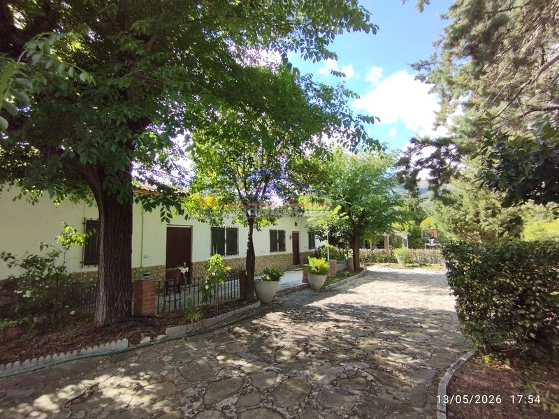 Foto 1b520624-ce30-456c-91cc-b4905df2eab8. Chalet en Villares (Los)