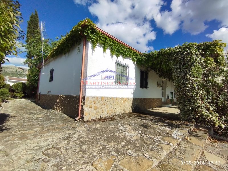 Foto 88f63c80-b263-46d6-b8a2-89a05c515034. Chalet en Villares (Los)