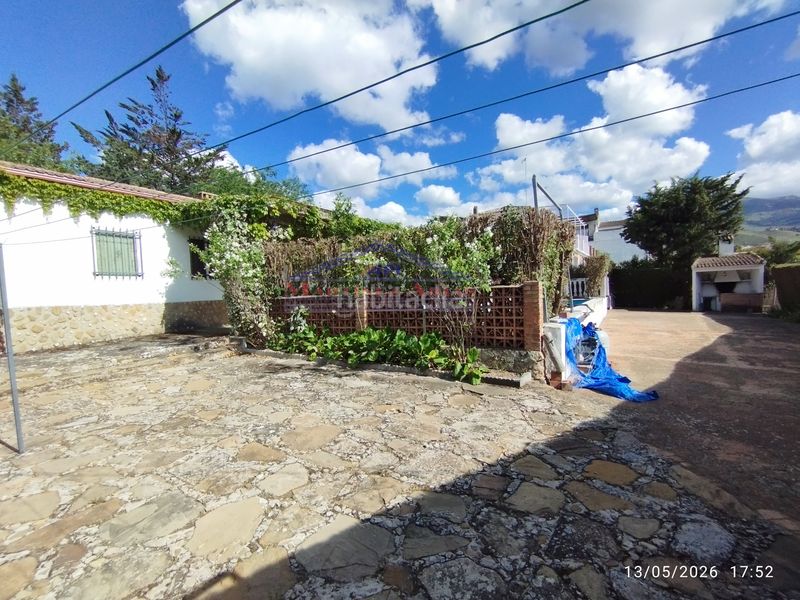 Foto b697da83-02e9-4cbf-a2a8-cf48169e2ca0. Xalet amb xemeneia aparcament piscina a Villares (Los)