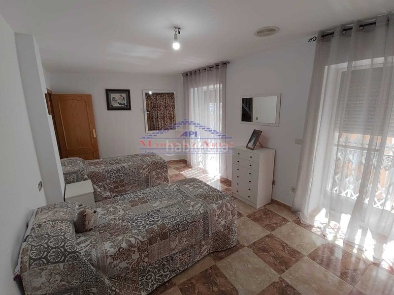 Foto 65530745-ff9e-4fc3-8a01-2b2767e851b8. Casa adossada a Ctra. Circunvalación - La Magdalena Jaén