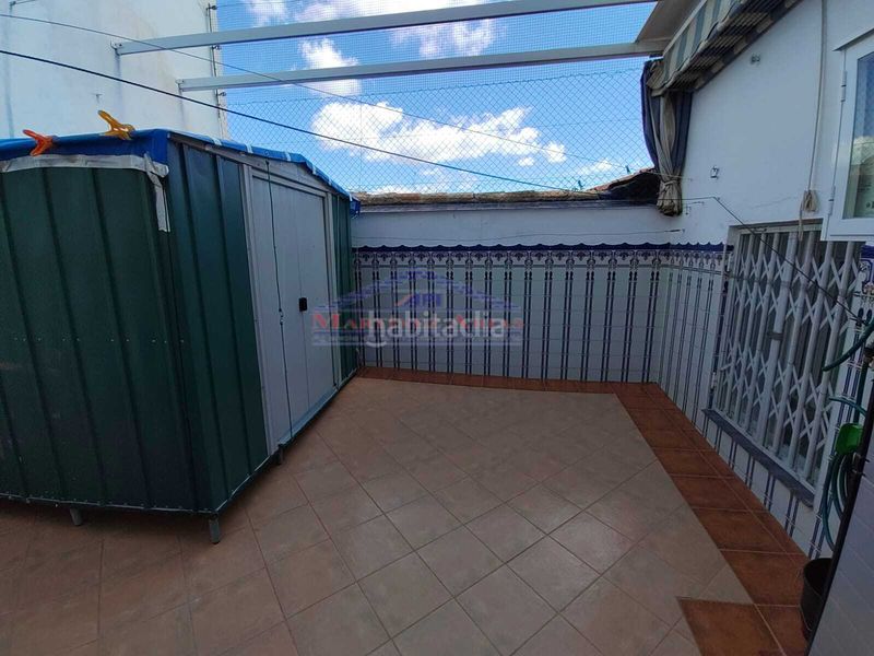 Foto b9706be6-9710-4dde-89e3-43370cd06f32. Casa adossada a Ctra. Circunvalación - La Magdalena Jaén