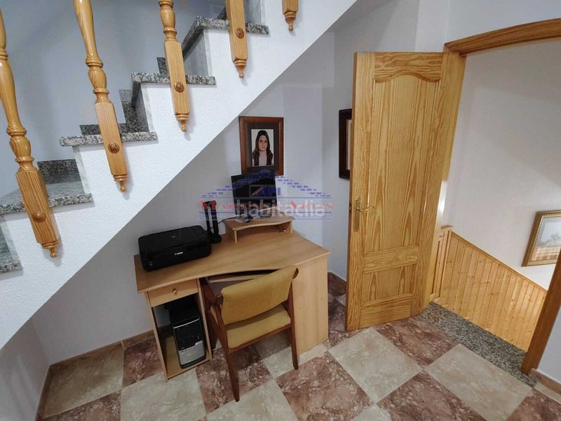 Foto d297de75-e1fc-4c10-b0b8-e14996b150ac. Casa adossada a Ctra. Circunvalación - La Magdalena Jaén