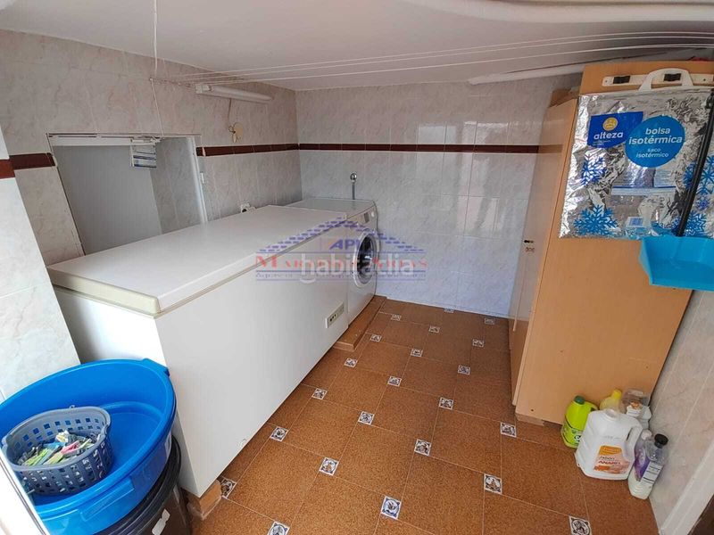 Foto d40b2546-5bd9-4888-bd7d-6df495f2c89e. Casa adossada a Ctra. Circunvalación - La Magdalena Jaén