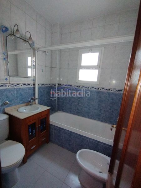 Foto 0539adfc-fb1e-4a80-8947-487c2a230965. Casa adossada amb aparcament a Andújar