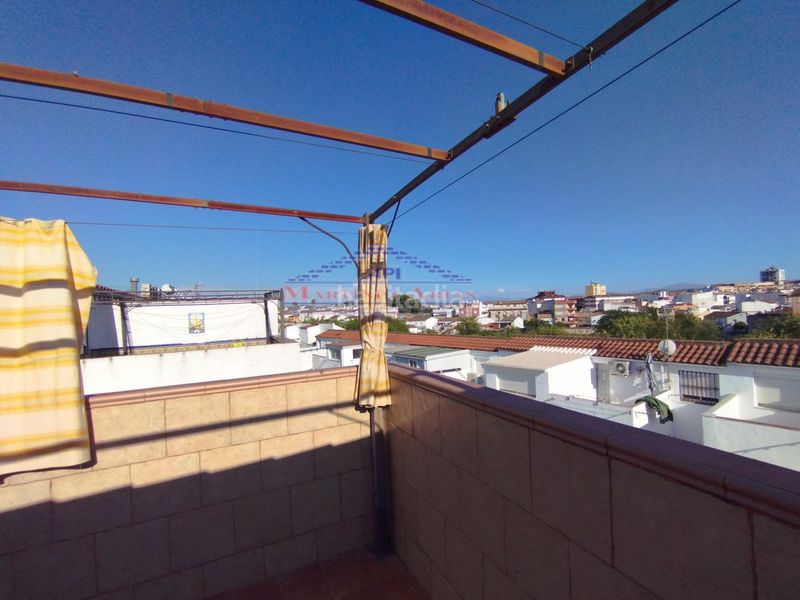 Foto 0ee042b1-67b4-4254-97ae-0669b6022314. Casa adossada amb aparcament a Andújar