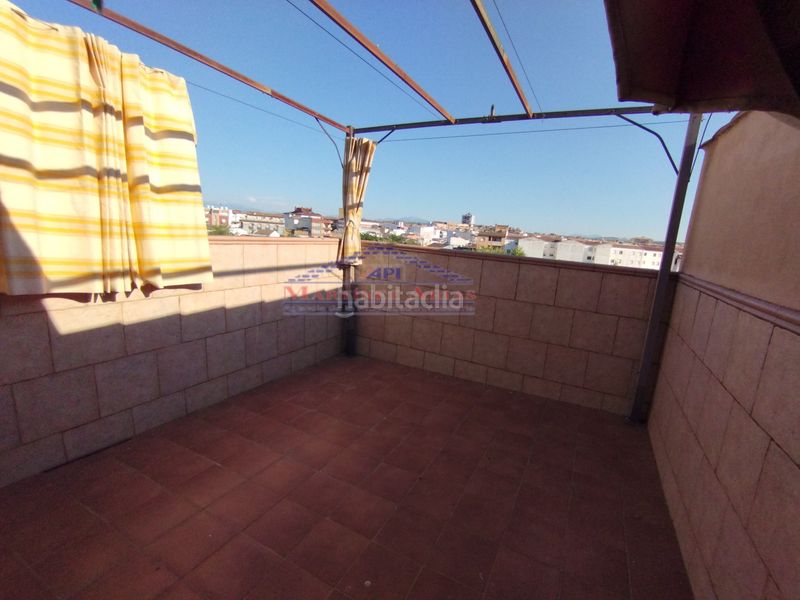 Foto 1521fb30-06e4-4838-bef3-6e4d032b9b36. Casa adossada amb aparcament a Andújar