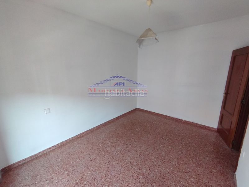 Foto 5a1dca05-90ac-439a-a01e-f3ce7c3a680a. Casa adossada amb aparcament a Andújar