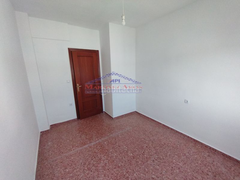 Foto d134ea81-99f8-4d80-b4ef-59418c6529dc. Casa adossada amb aparcament a Andújar