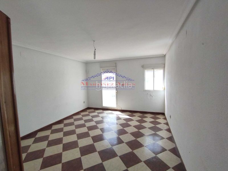 Foto 1696170b-f33e-4a0a-95fd-ce2081d6dbc6. Edificio en calle cuesta del ruedo 6 en Alcaudete