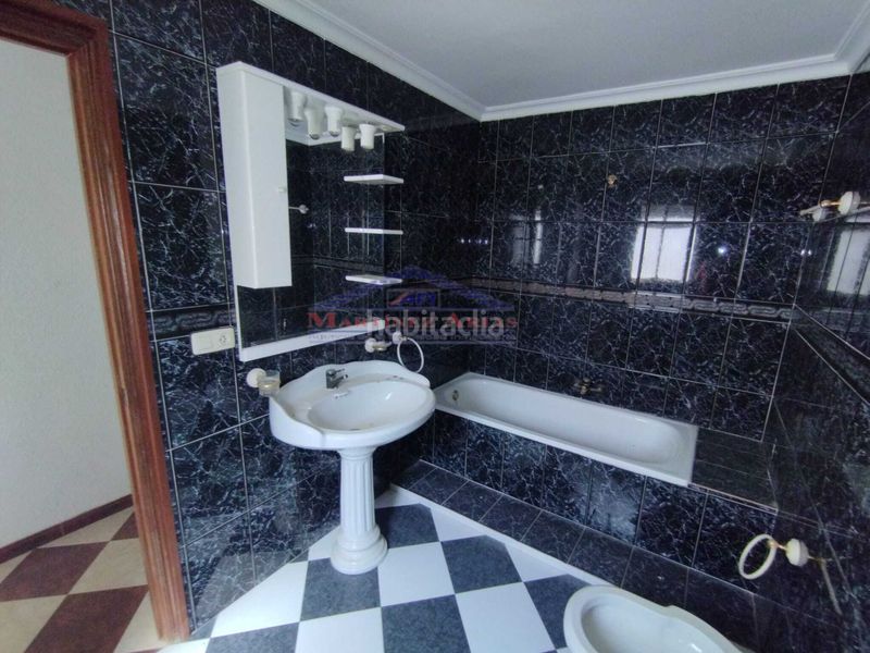 Foto ff70e2ac-72f0-47d5-94d0-c580e587e065. Edificio en calle cuesta del ruedo 6 en Alcaudete