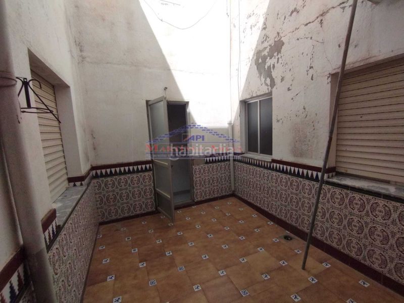 Foto 0d13b752-ba55-4f4a-8fdb-50671cf35353. Edifici a calle cuesta del ruedo 6 a Alcaudete