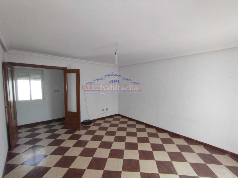 Foto ef47e65c-e7bb-49cf-8556-53f2f9028ea5. Edifici a calle cuesta del ruedo 6 a Alcaudete