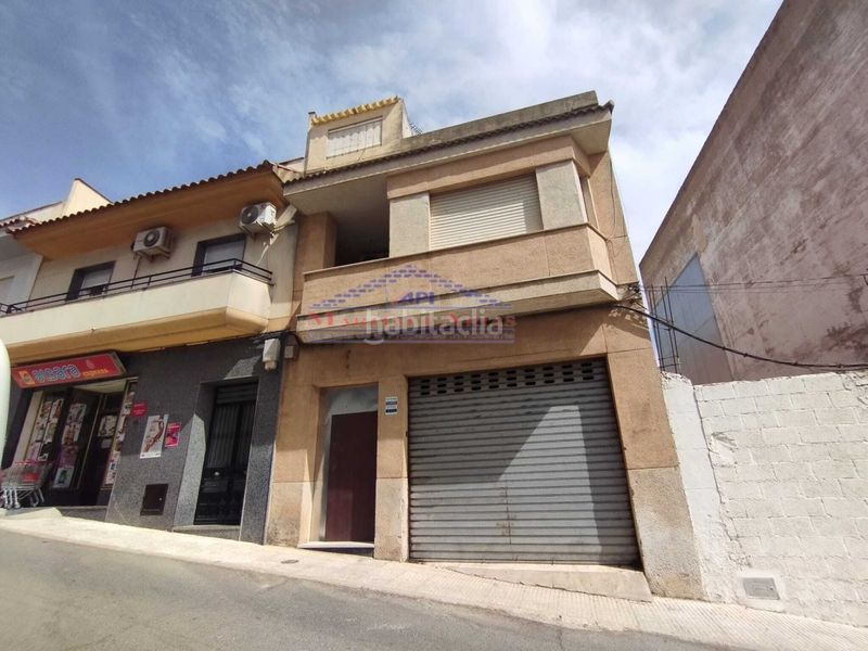Foto fae01fa1-b6d9-4ae7-b8fa-ac80645325ff. Edifici a calle cuesta del ruedo 6 a Alcaudete