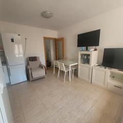 Flat in Calle osiris 1. Piso de dos habitaciones en zona la romanilla de roquetas de mar