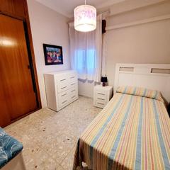 Semi detached house in Roquetas pueblo. Vivienda con local en roquetas de mar