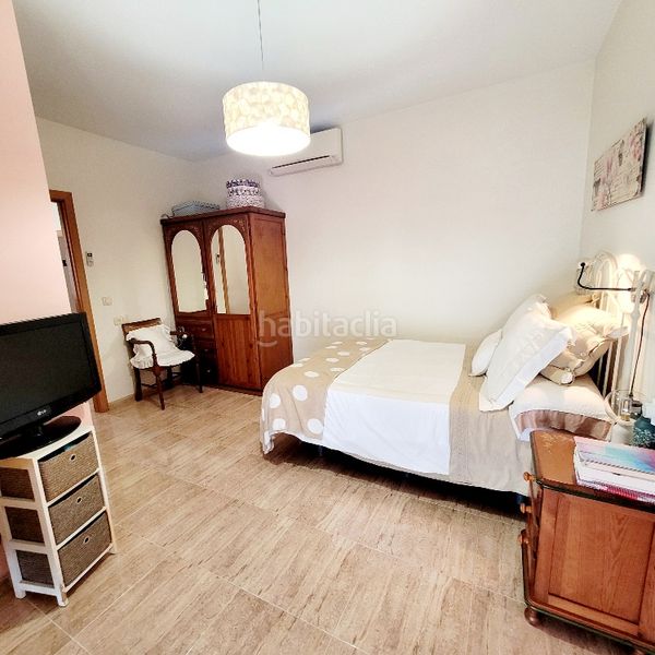 Foto f5431828-1f57-43be-ab87-0c20654c43ee. Casa amb xemeneia aparcament a Roquetas pueblo Roquetas de Mar