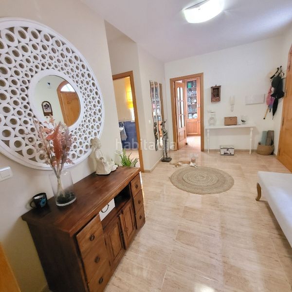 Foto ff264c34-cee3-4daf-b0da-2ac40ccc6a2f. Casa amb xemeneia aparcament a Roquetas pueblo Roquetas de Mar