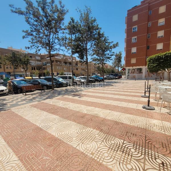 Foto 823f0d77-3720-4655-a8da-e3a6e2101176. Pis a avenida juan carlos i 113 a Roquetas pueblo Roquetas de Mar