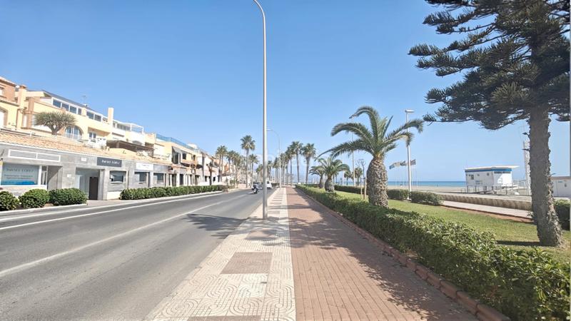 Foto f2c0d34a-8983-4177-a5ce-e49365b98183. Pis amb aparcament a El Puerto - La Romanilla Roquetas de Mar