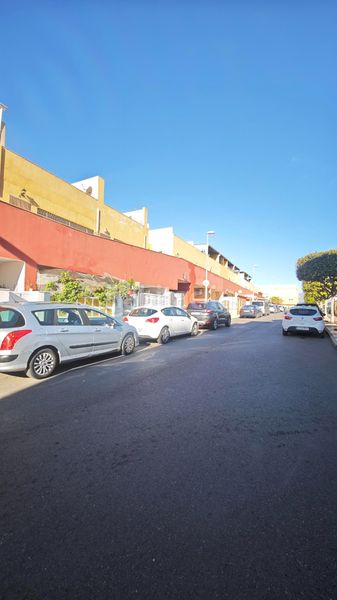 Foto cb0cf357-3fb4-4e3b-b476-d8b2bb37baac. Casa adossada amb aparcament a El Sabinar-Urbanizaciones-Las Marinas-Playa Serena Roquetas de Mar