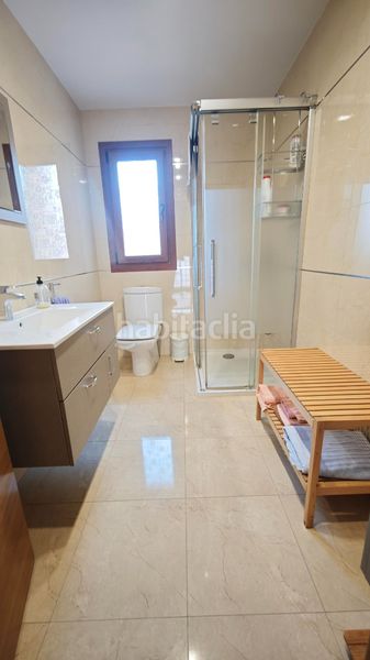 Foto 79d69773-6151-40fc-a645-40398ecc3e39. Casa adossada amb xemeneia aparcament a Roquetas pueblo Roquetas de Mar