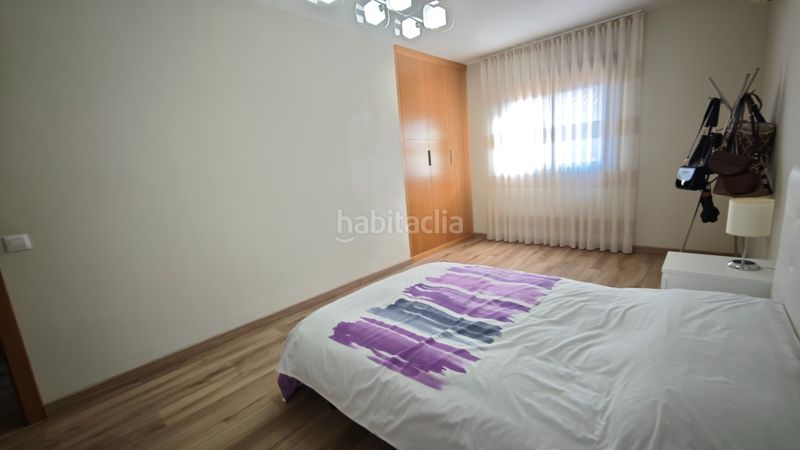 Foto eb5d15db-88b4-4ea5-886a-5062363d2d6b. Casa adossada amb xemeneia aparcament a Roquetas pueblo Roquetas de Mar
