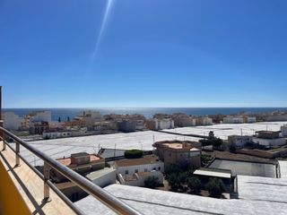 Dachwohnung  Avenida josé amat benavides. Ático en zona del puerto de roquetas de mar con terraza y solari