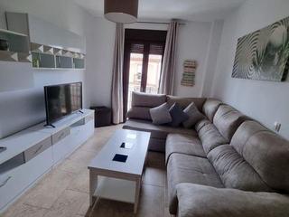 Miete Zweistöckige Wohnung in Cañero. Piso ubicado en la calle principal de cañero