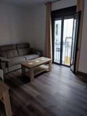 Location Appartement à Sta. Marina - San Andrés - San Pablo - San Lorenzo. Amplio piso de 2 habitaciones
