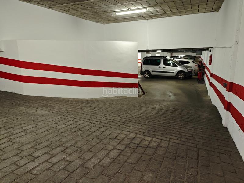 Foto a25ab24f-0d7b-48d7-bcd7-84ebd680d493. Parking coche tu plaza de aparcamiento en músico ziryab te está esperando! en Córdoba