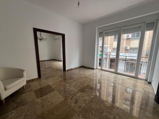 Lloguer Pis a Centro. Espectacular piso con cochera en plena calle concepción!!!