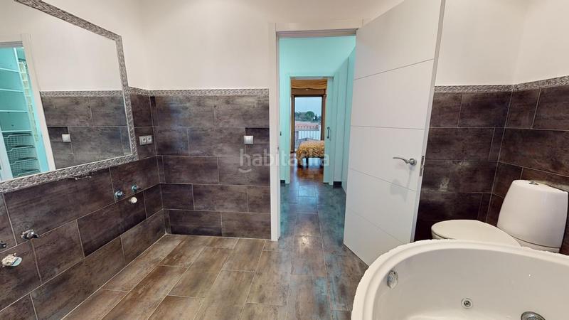 Foto 82289df6-e527-440a-843c-f5390f1e1ba4. Casa adossada amb aparcament piscina a Carlota (La)