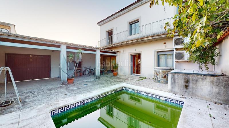 Foto e407e3d1-99db-4844-b0a6-7360fd3b0f4a. Casa adossada amb aparcament piscina a Carlota (La)