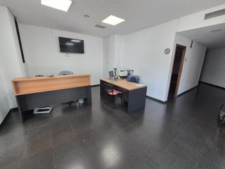 Lloguer Oficina a Ciudad Jardín - Zoco. Oficina de 227 m2 en el centro de córdoba