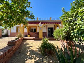 Chalet à Alcolea. Oportunidad única! espectacular parcela con casa, piscina y espa